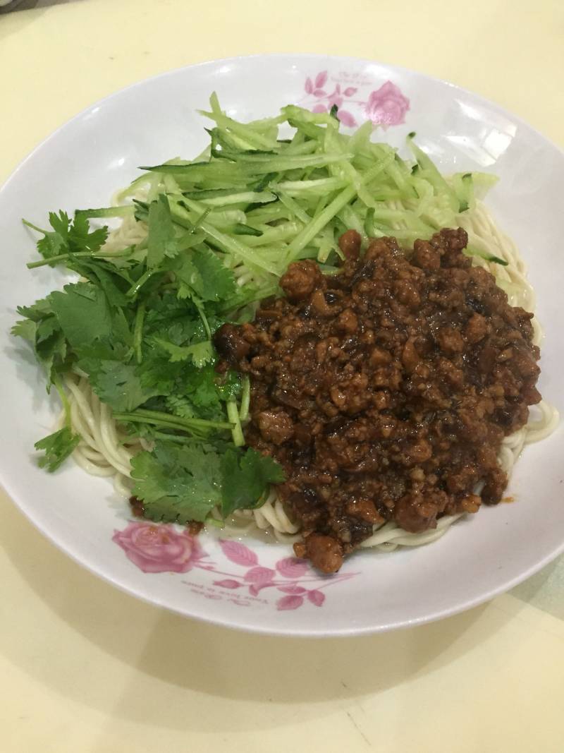 肉酱拌面~“夏日懒人餐”的做法