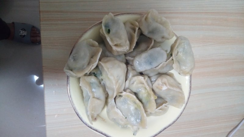 蒸鸡蛋韭菜馅饺子的做法