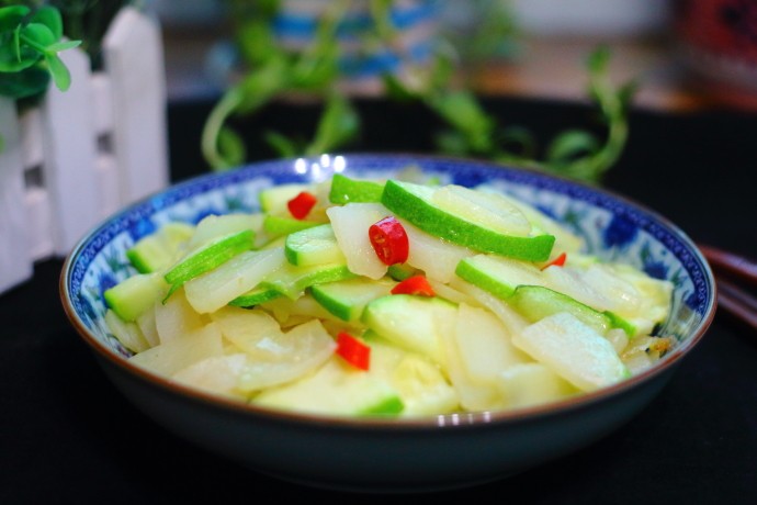 土豆炒西葫芦的做法