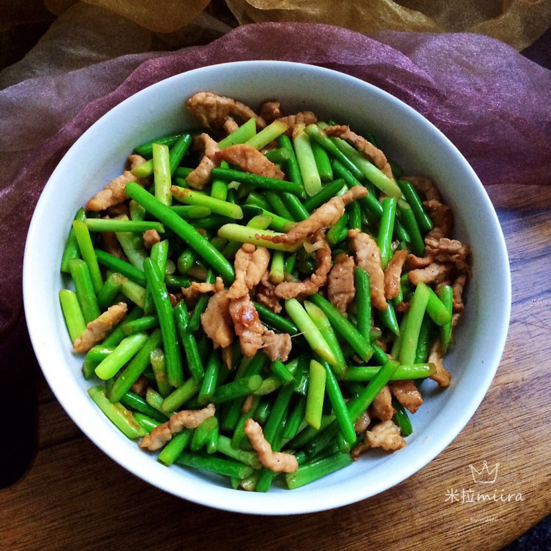 肉丝炒蒜苔的做法