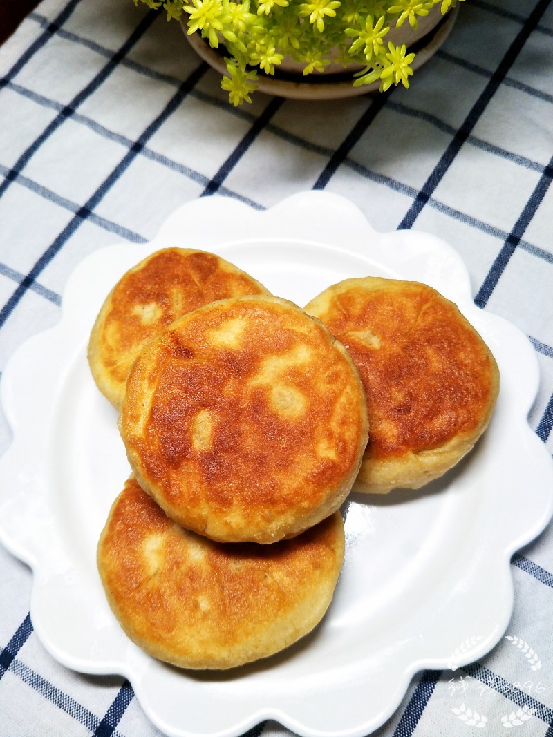 玉米面莴笋叶鲜肉饼的做法