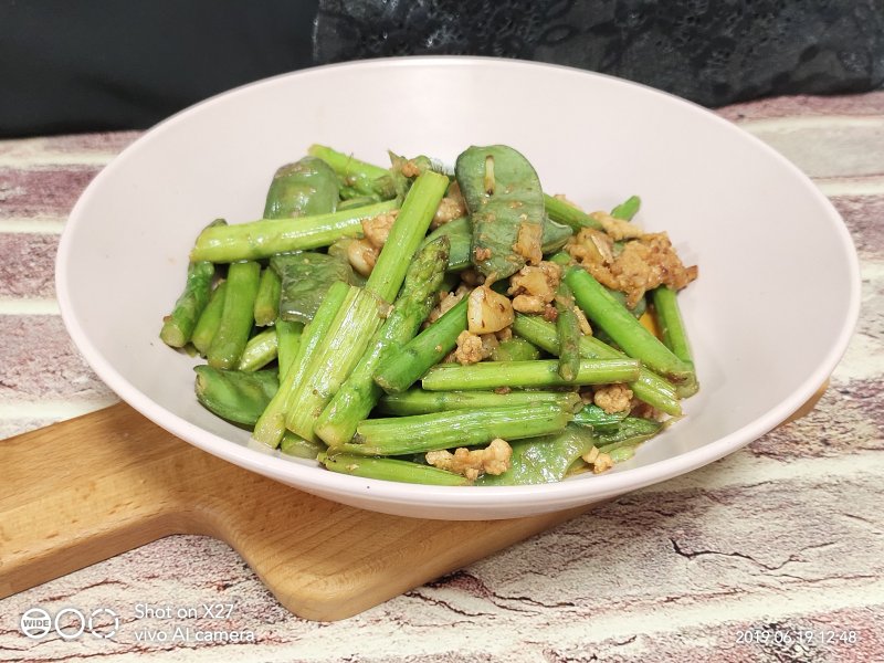 芦笋扁豆炒肉的做法