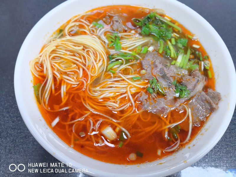 醇香牛肉酸汤面——贵州贵阳.开芯苞谷的做法