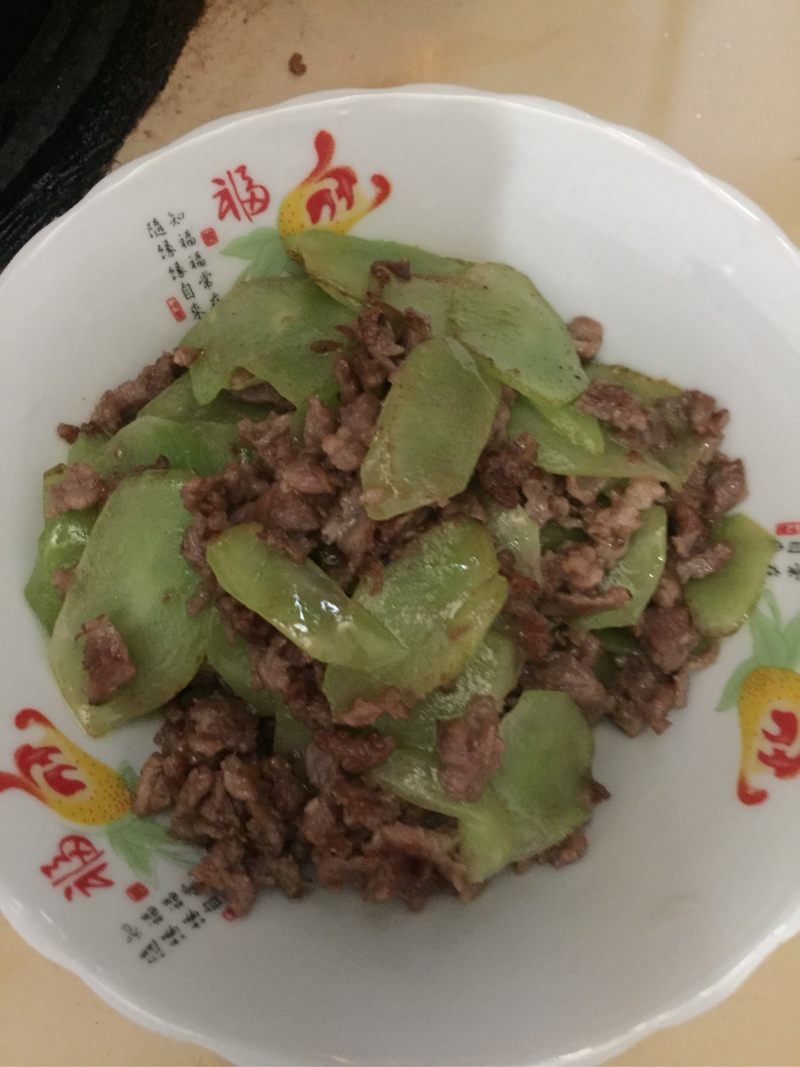 莴笋炒牛肉的做法