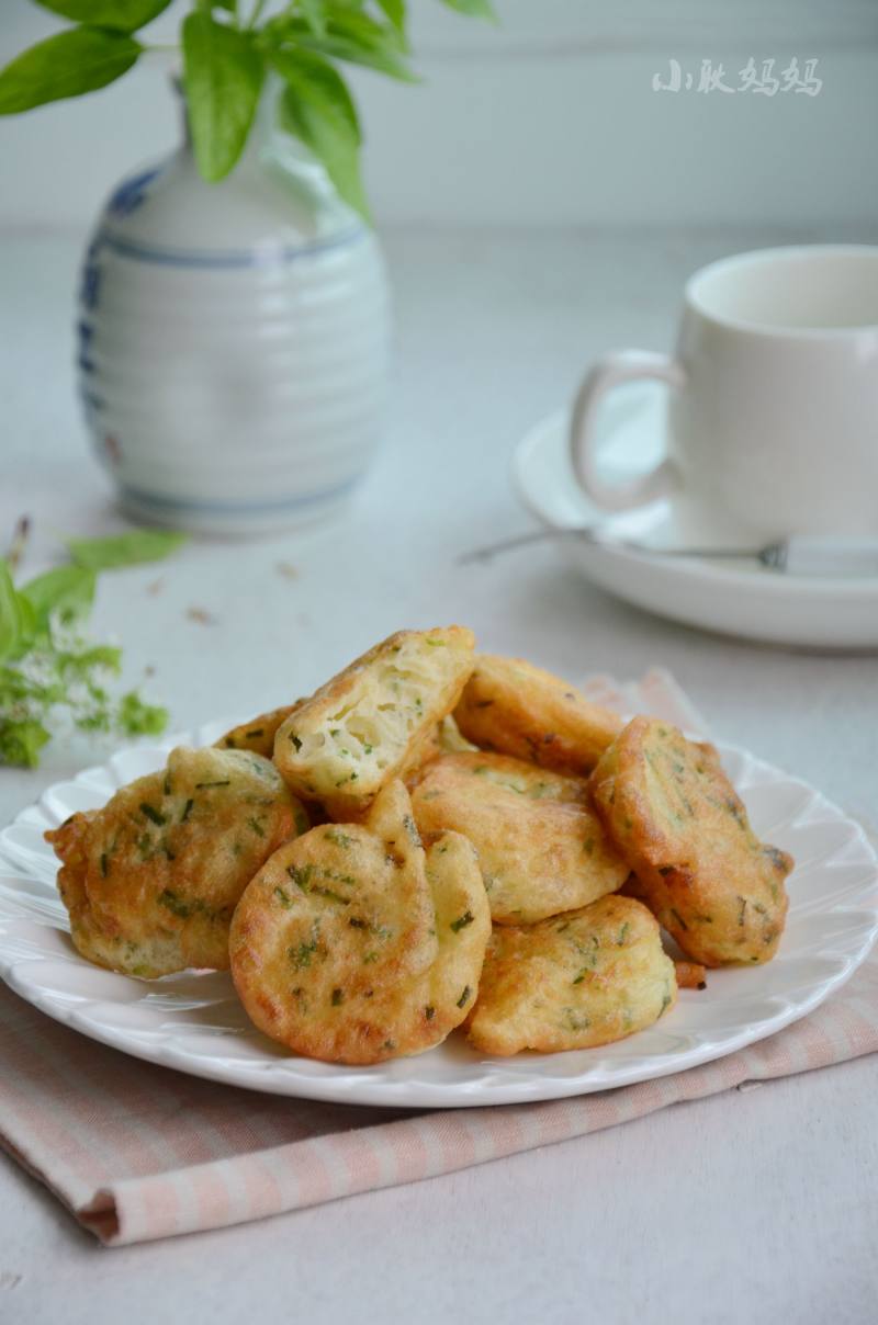 葱香小油饼的做法