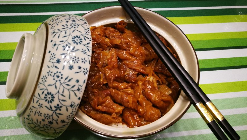 牛丼~牛肉饭的做法