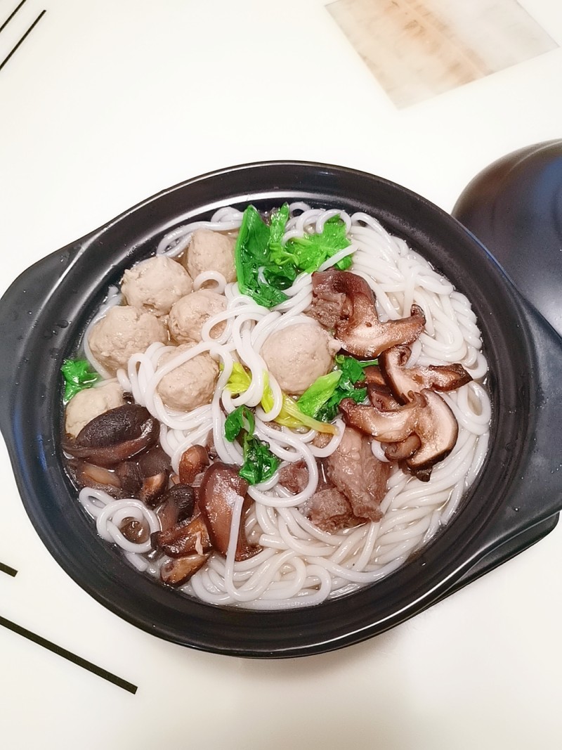 牛肉丸煮米粉的做法