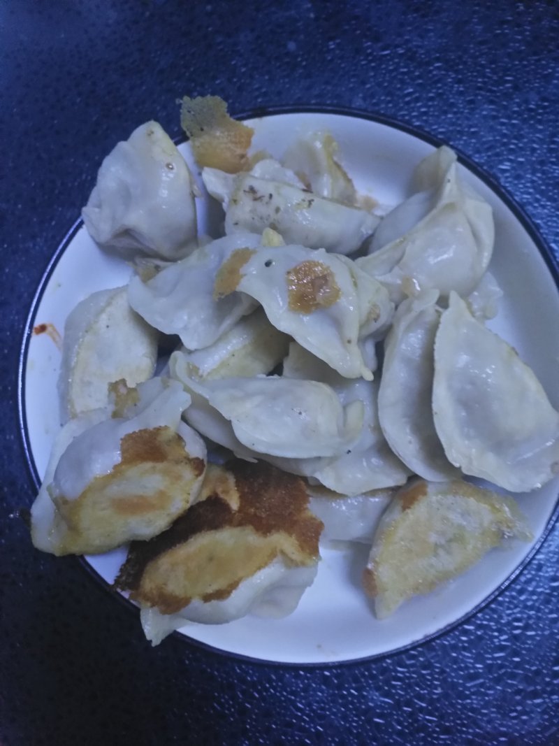 酸菜饺子的做法