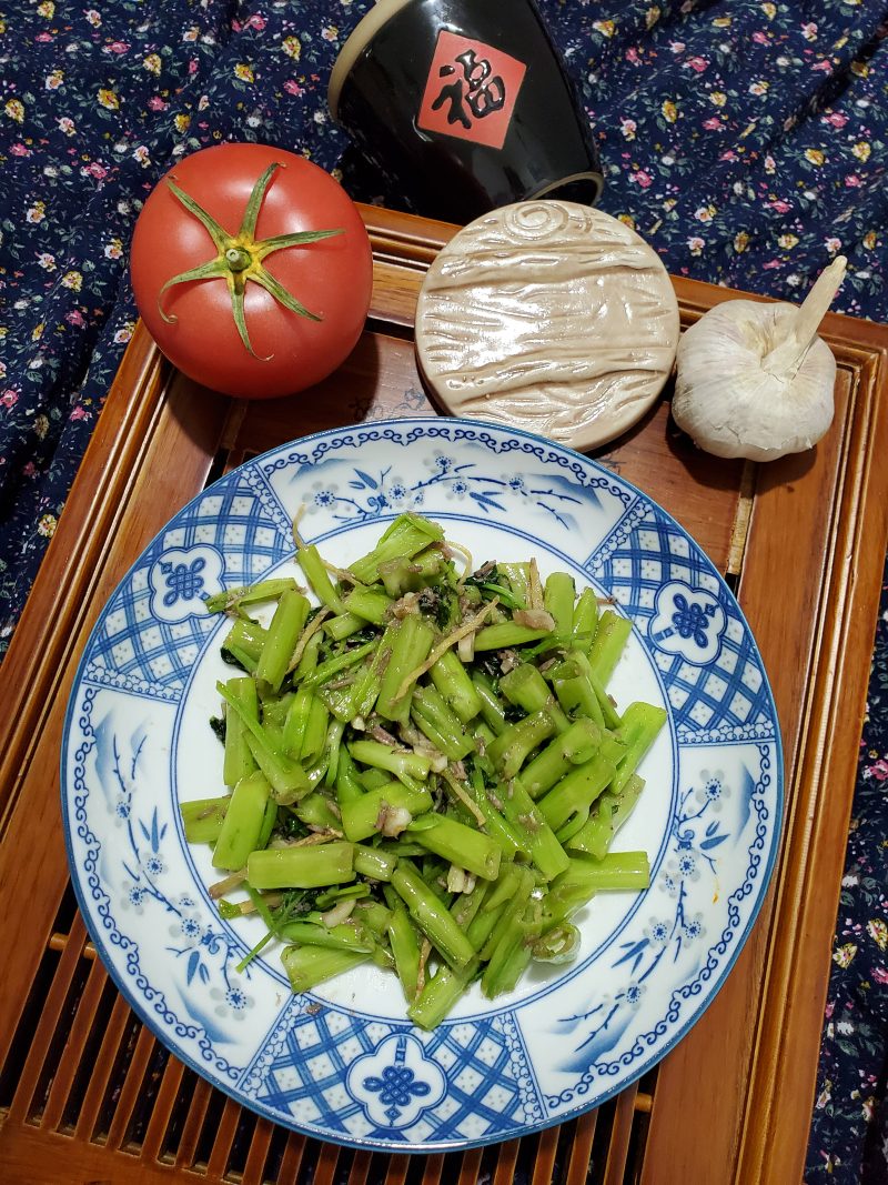 虾酱炒空心菜梗的做法