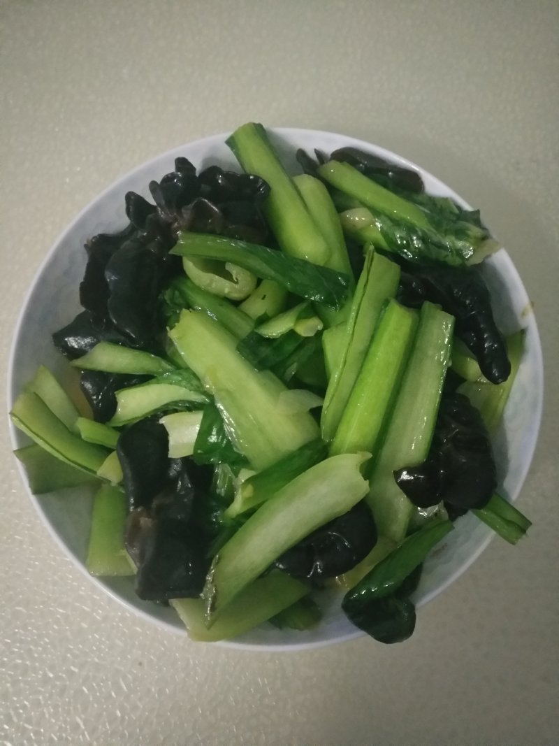 油菜炒木耳的做法