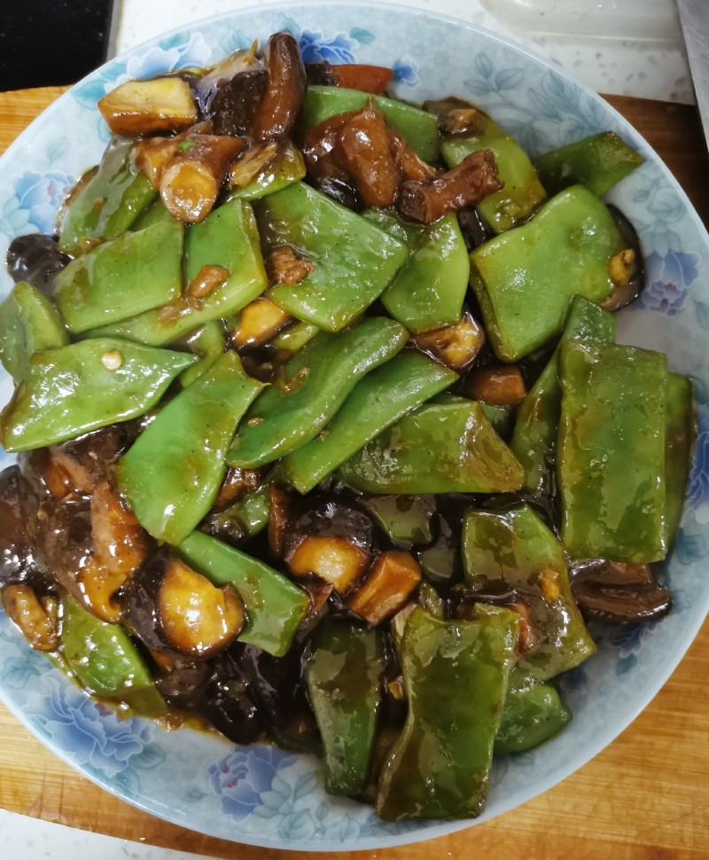 香菇烧豆角的做法