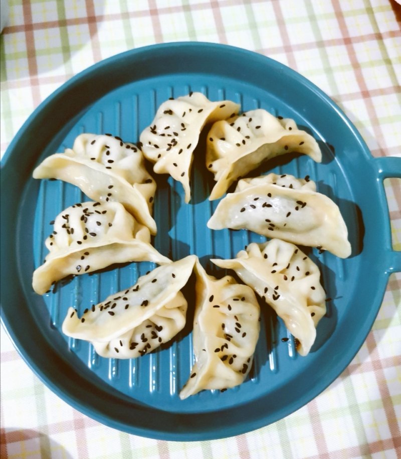 芝麻煎饺的做法