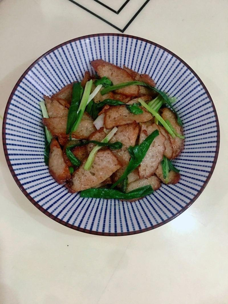 芹菜蒜苗炒肉饼的做法