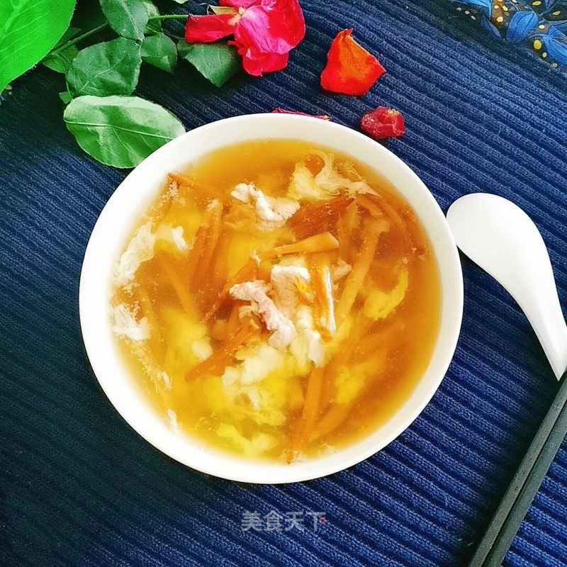 黄花菜肉片汤的做法