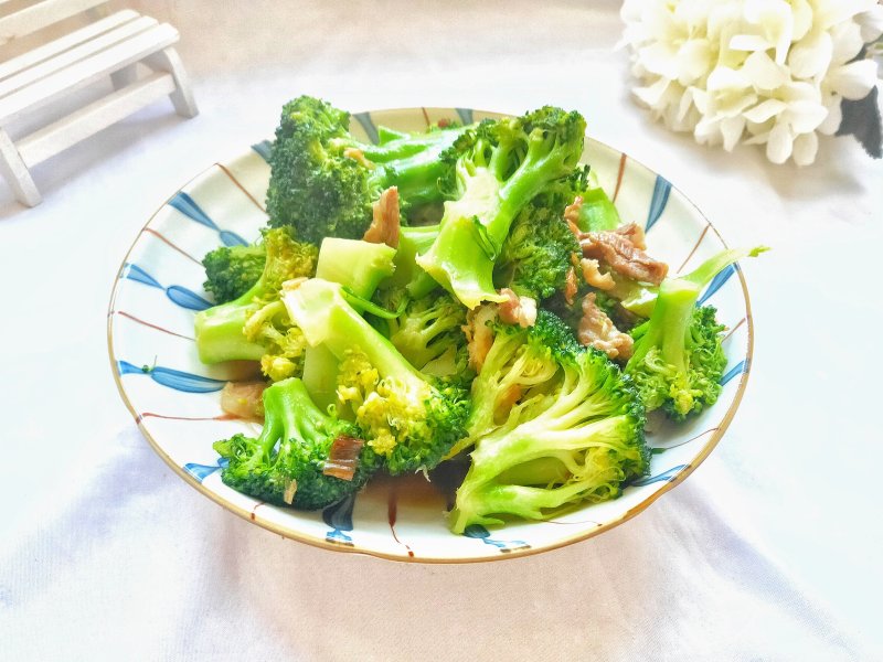 年夜饭必备简单快手家常菜西兰花炒肉的做法