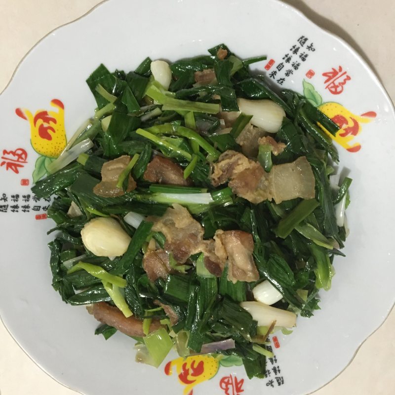 五花肉炒蒜苗的做法