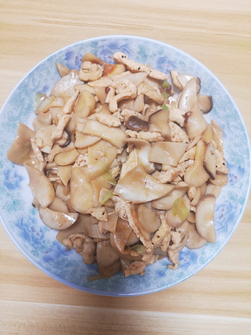 杏鲍菇炒肉片的做法