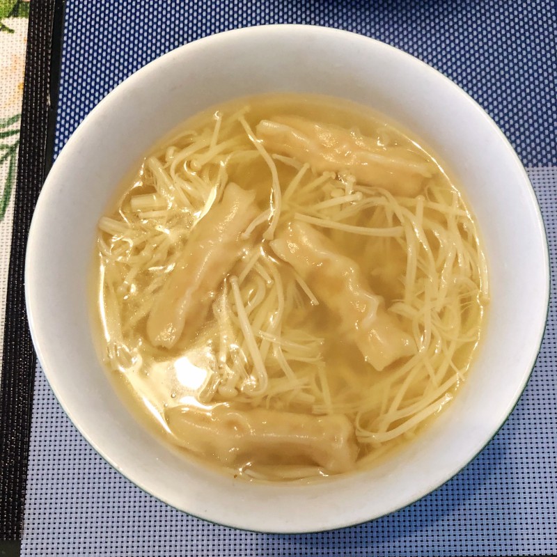 金针菇虾饺汤的做法