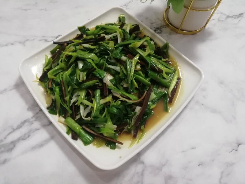 大蒜炒豆干的做法