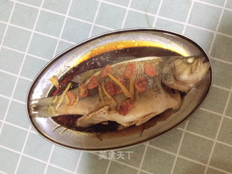 米其林餐廳的清蒸鱸魚的做法