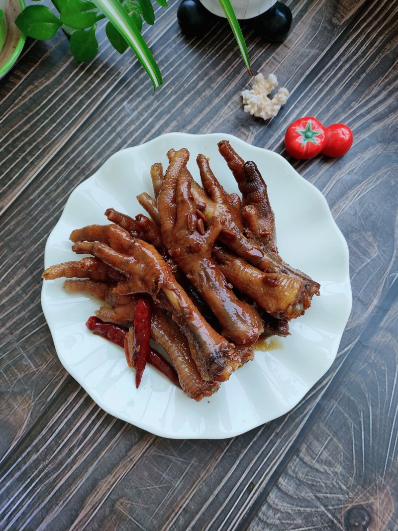 电饭煲酱香鸡爪的做法