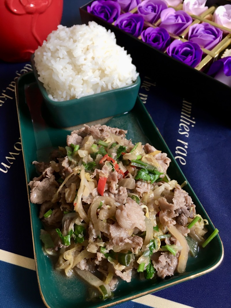 “酸辣美食”酸辣肥牛饭的做法