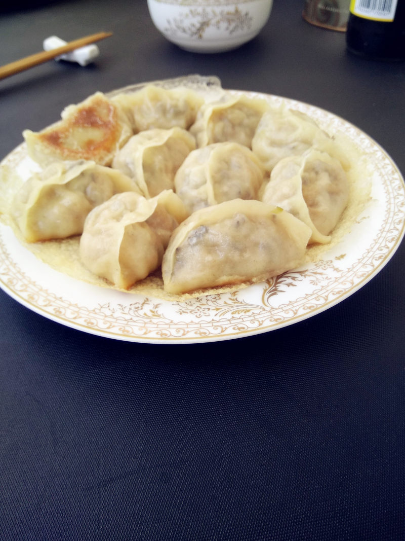 猪肉白菜馅煎饺的做法