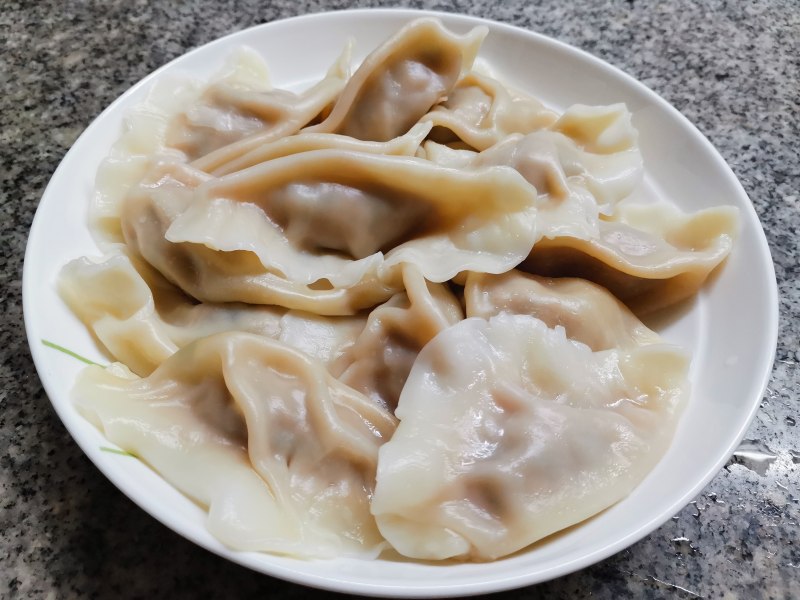 蘑菇青椒水饺的做法