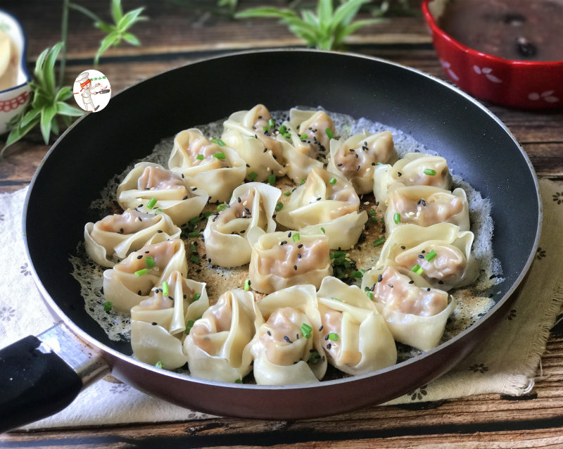 冰花虾仁大馄饨的做法