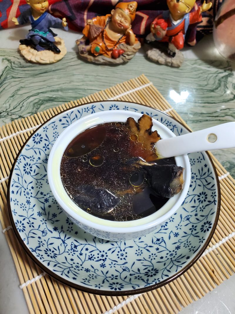 红枣药膳乌鸡汤的做法