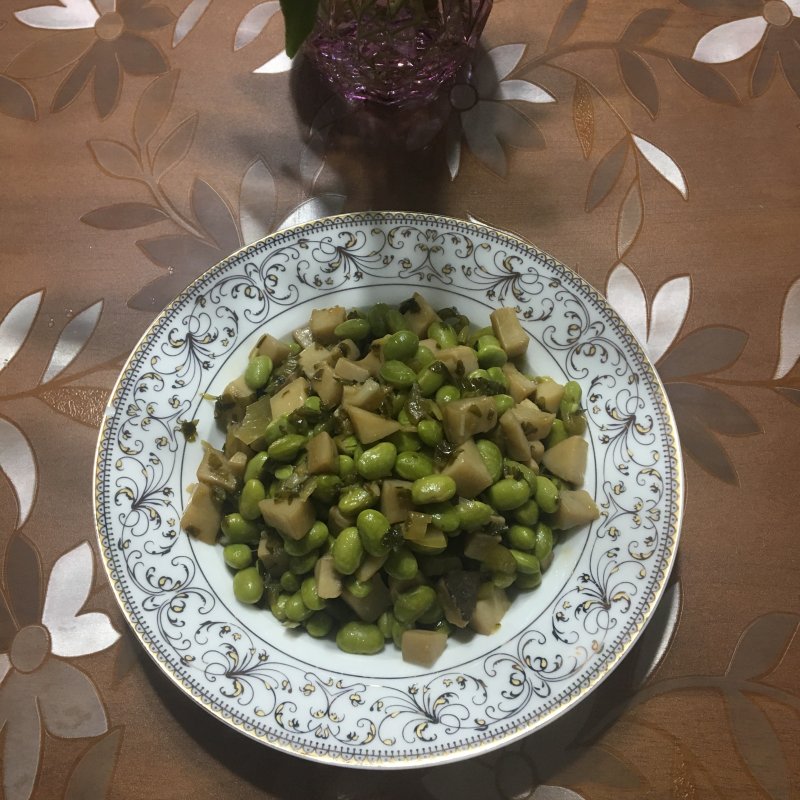 酸菜杏鲍菇烧毛豆的做法