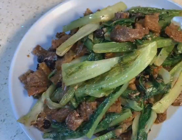 豆豉鲮鱼油麦菜的做法