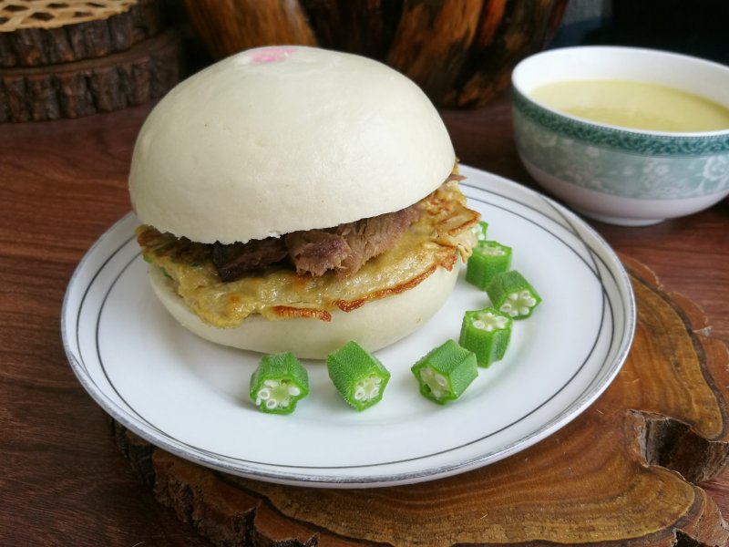 中式汉堡（鸭蛋牛肉秋葵馒头）的做法