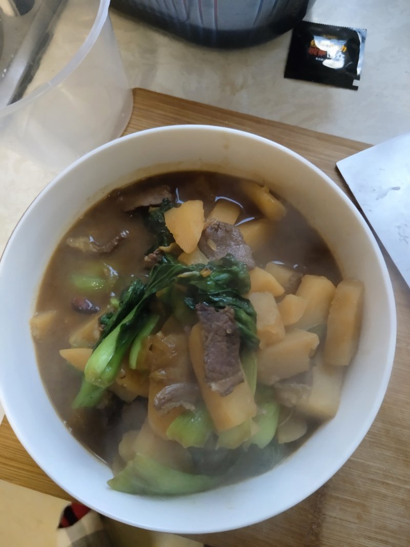 牛肉炖土豆油菜的做法