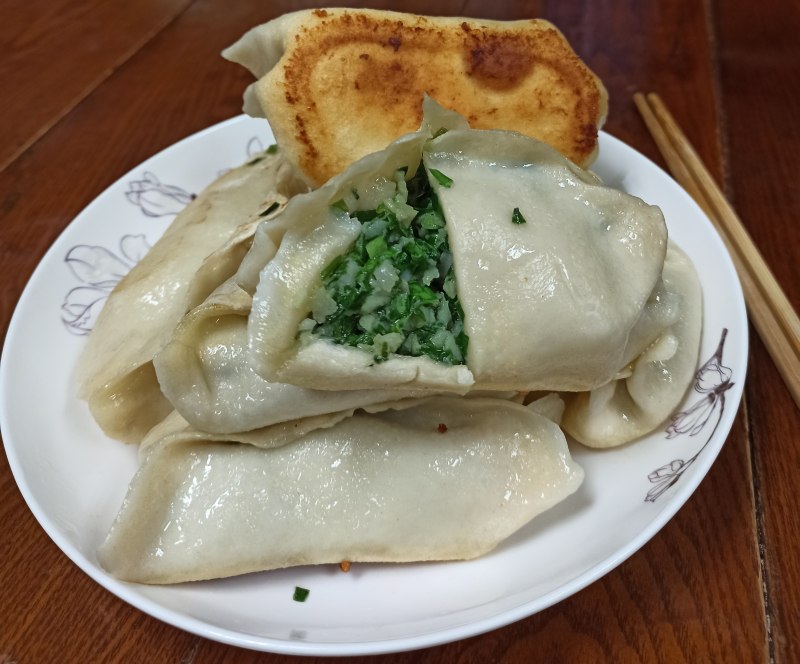 韭菜藕粒肉煎饺的做法