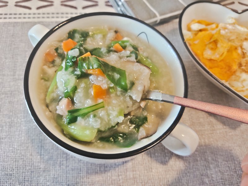 香菇鸡肉粥的做法