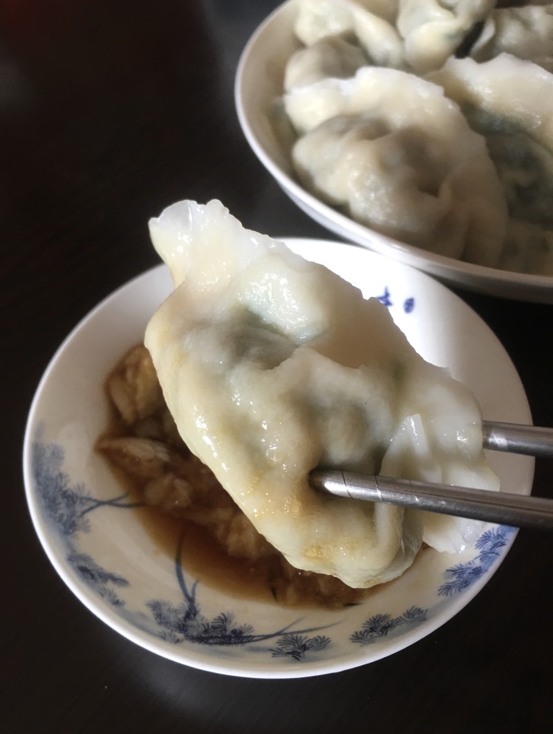 鸡胸肉海米韭菜饺的做法