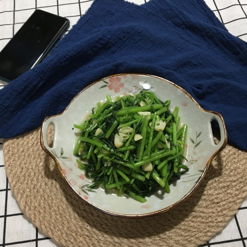 蒜香茼蒿菜的做法