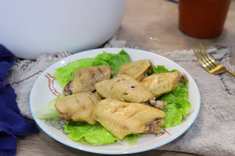 电饭锅盐焗鸡翅的做法