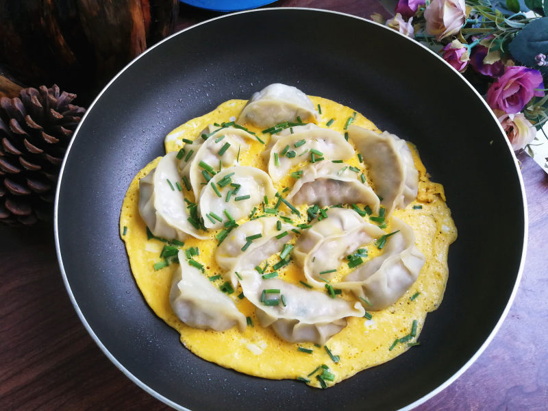 白菜肉馅抱蛋煎饺的做法