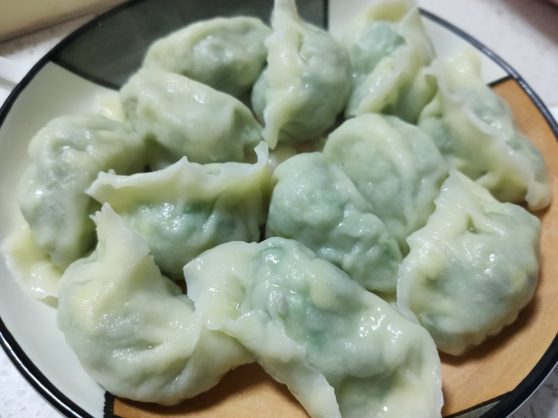 韭菜素三鲜水饺的做法