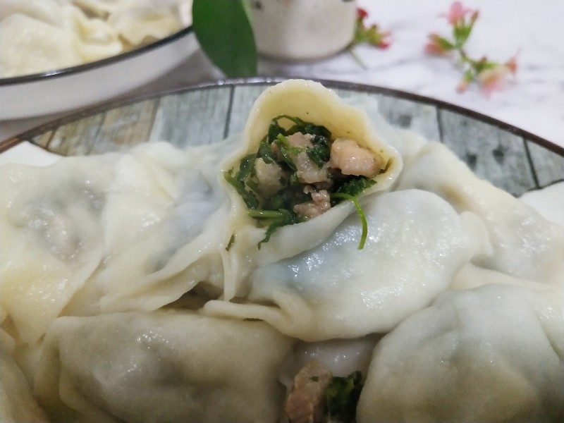 冻山芹菜猪肉馅水饺的做法