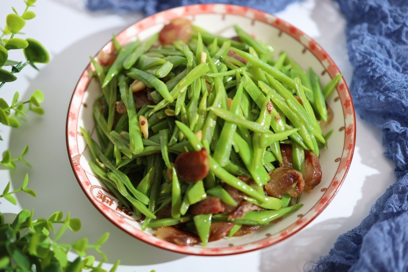 香肠炒芸豆的做法