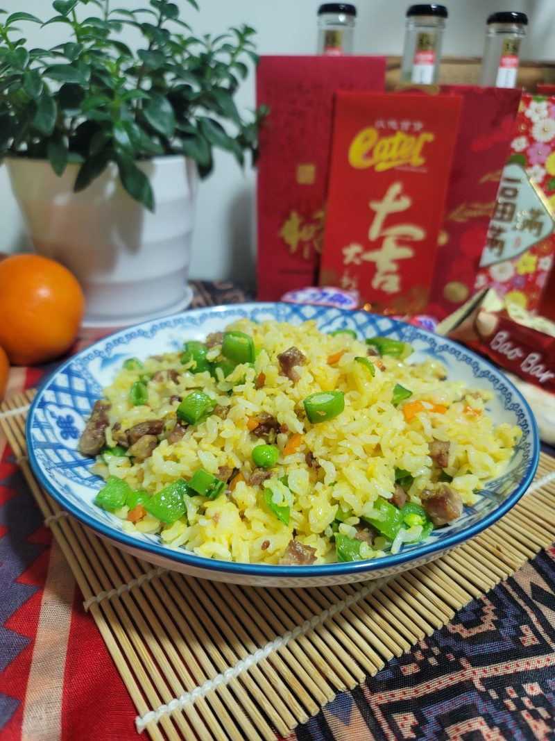 甜豆腊肠炒饭的做法