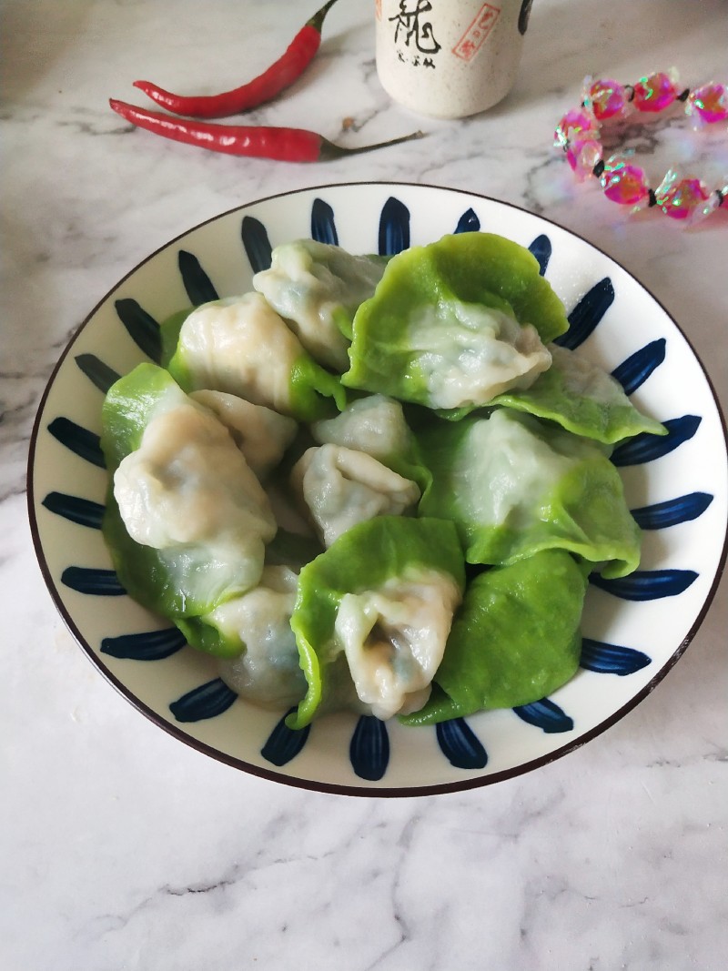 菠菜鸡蛋粉条馅双色饺子的做法