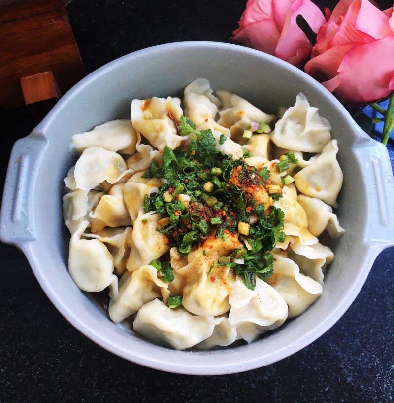 油泼芹菜鲜肉水饺的做法