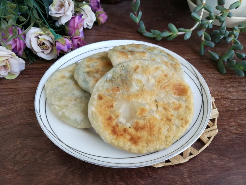 鳞虾芥菜鸭蛋馅饼的做法