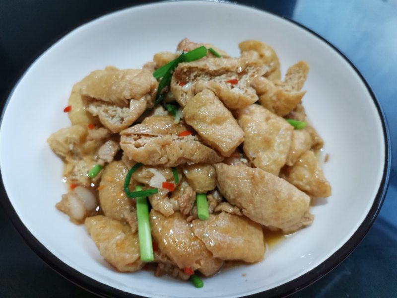 油豆腐炒肉的做法