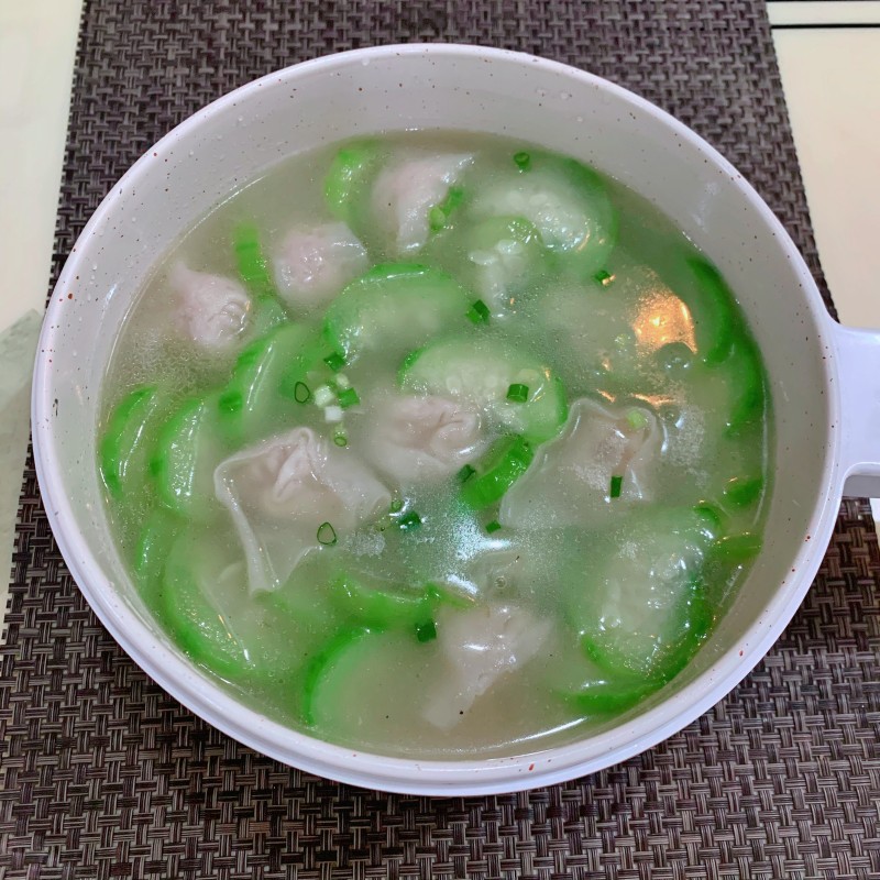 水瓜鱼皮饺汤的做法