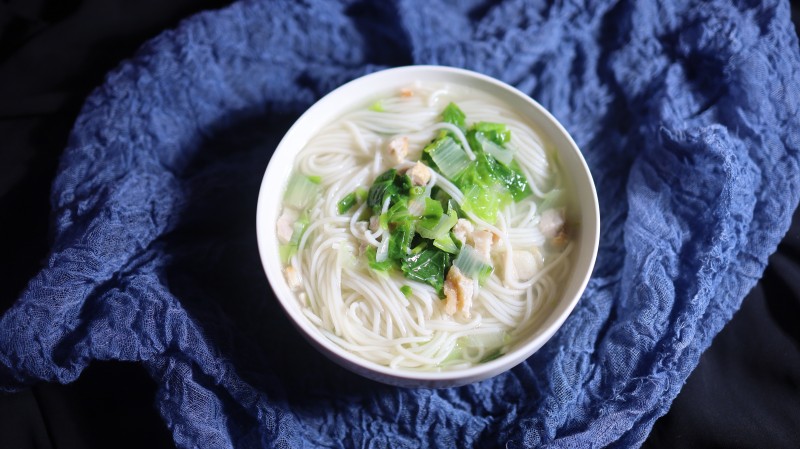 五花肉青菜面的做法